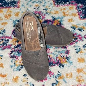 Toms slip on grey unisex shoes for youth